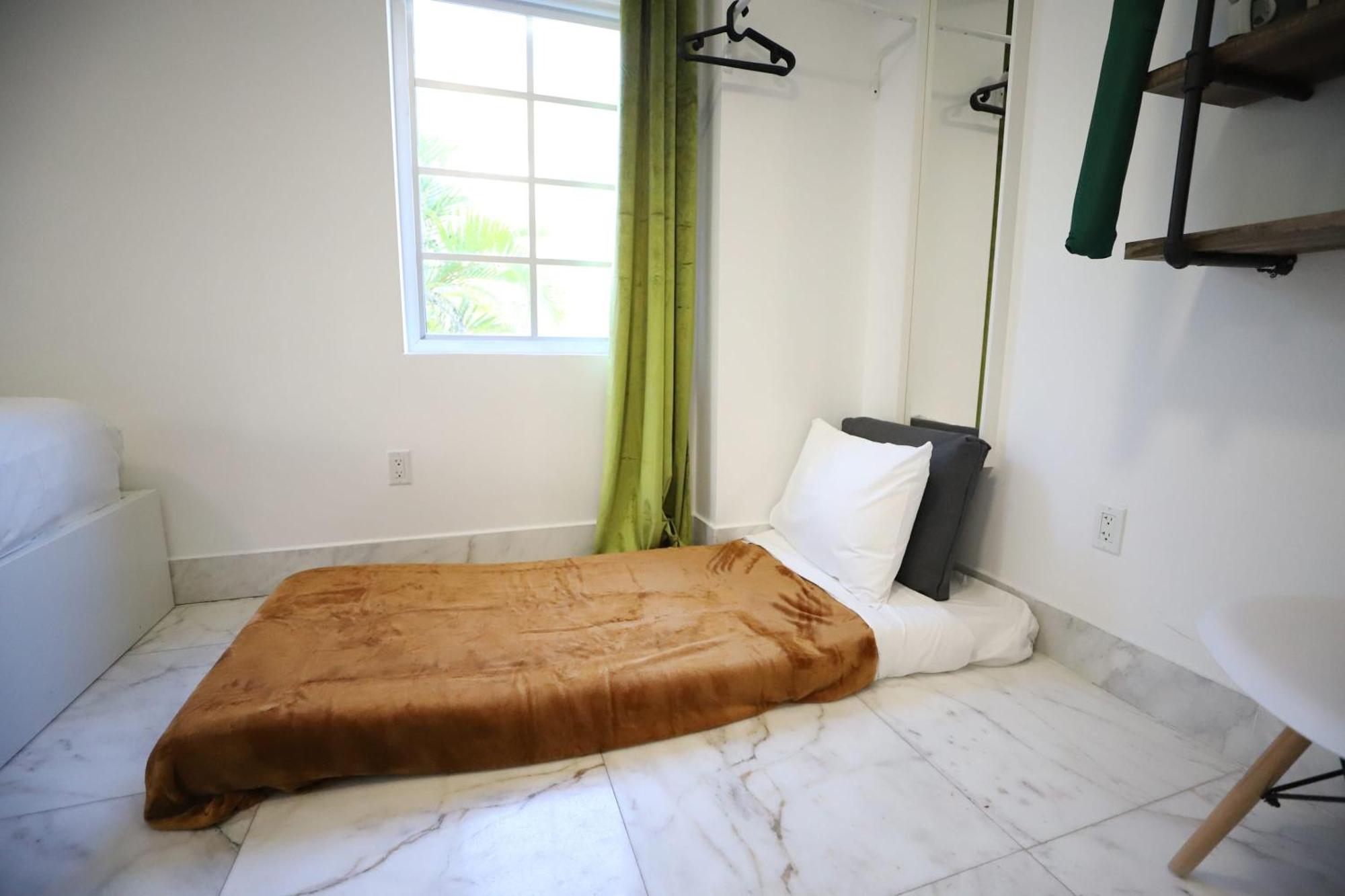 South Beach 2 Bedroom Family Pet Friendly Apartment With Free Parking On Premise Маями Бийч Екстериор снимка